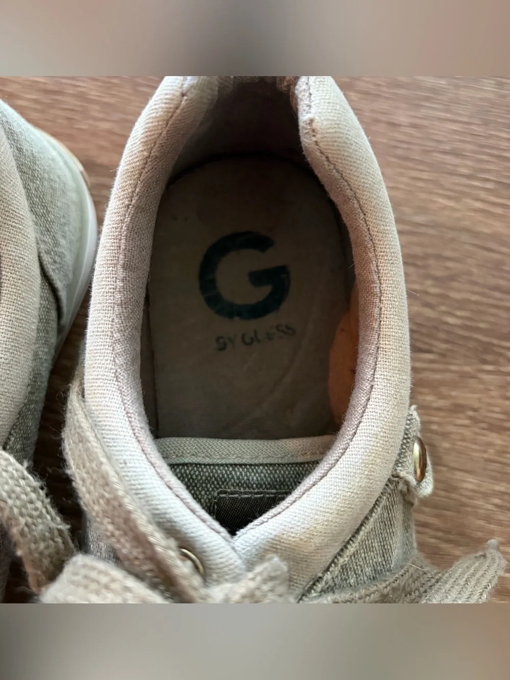 Guess- Casual Women's Canvas Sneakers in Olive Brown - Comfort Lace-Up Size 8.5